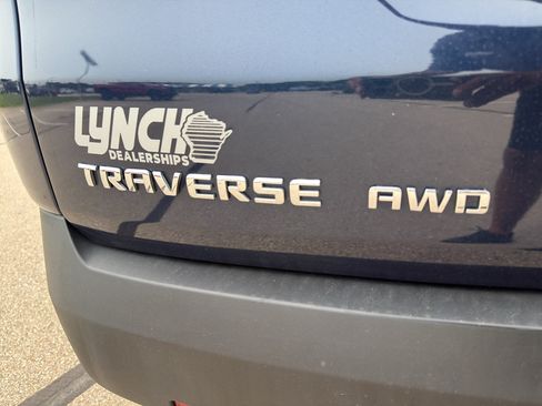 Used 2023 Chevrolet Traverse LT AWD/4WD image 9