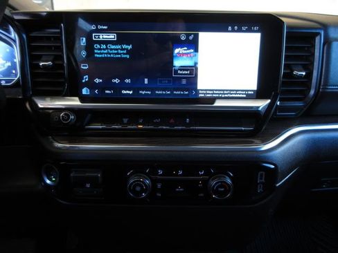 Used 2024 Chevrolet Silverado 2500 LT image 18