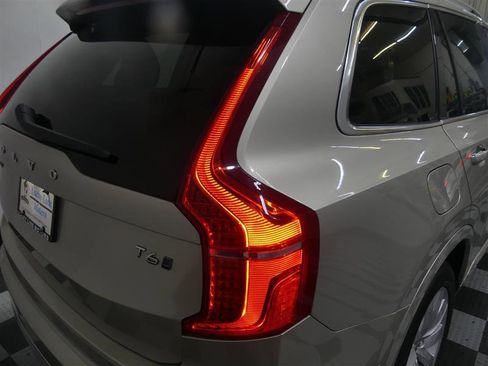 Used 2017 Volvo XC90 T6 Momentum w/ Vision Package AWD/4WD image 16