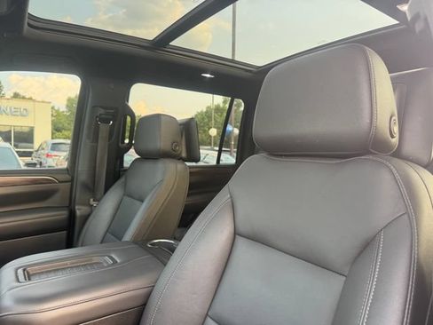 Used 2021 Chevrolet Suburban LT w/ Rear Media and Nav Package RWD image 11