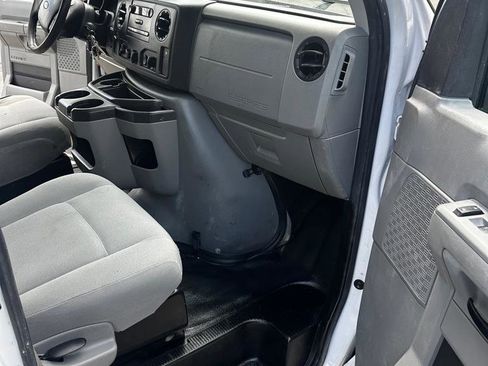 Used 2019 Ford E-450 and Econoline 450 Super Duty w/ Power Windows & Locks Group RWD image 16