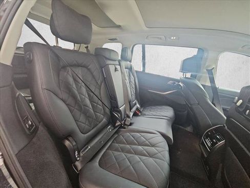 Used 2024 BMW X7 xDrive40i w/ Premium Package AWD/4WD image 18