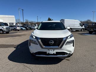 Used 2023 Nissan Rogue SV video 2