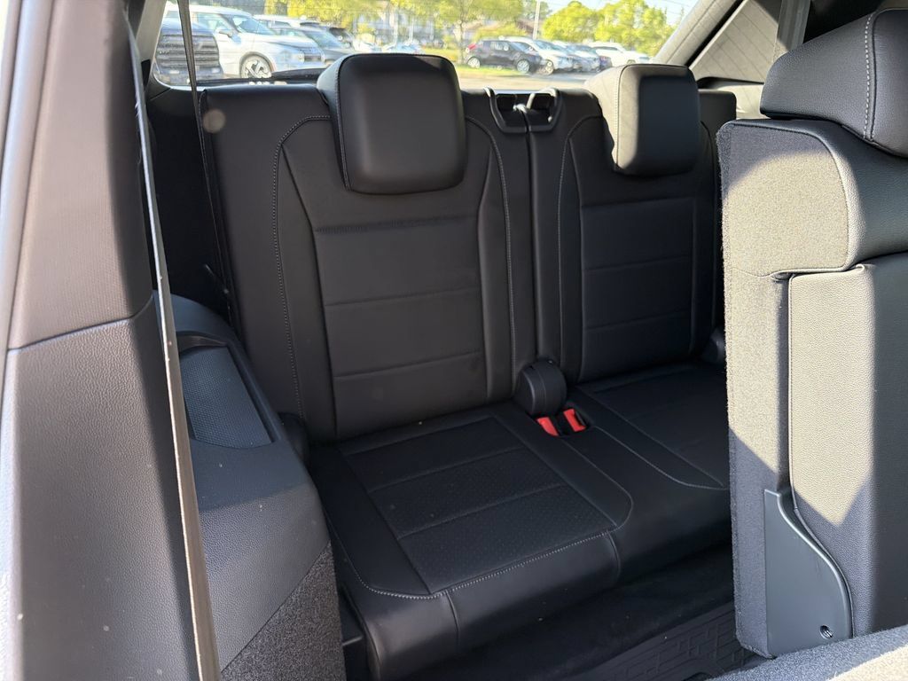 Used 2020 Volkswagen Tiguan SE R-Line FWD image 15