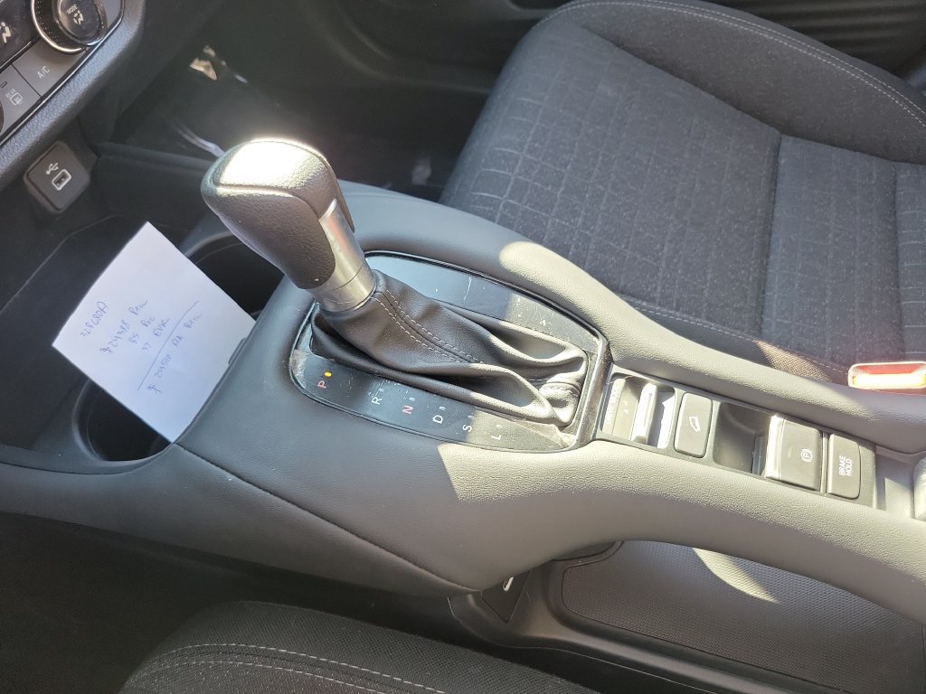 Certified 2025 Honda HR-V LX image 31
