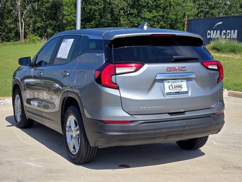 Used 2023 GMC Terrain SLE w/ LPO, Floor Liner Package FWD image 6