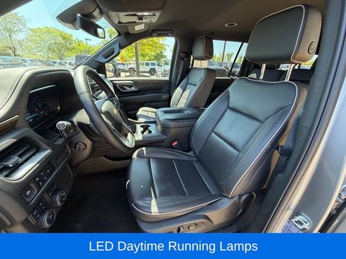 Used 2024 Chevrolet Suburban Premier AWD/4WD image 21