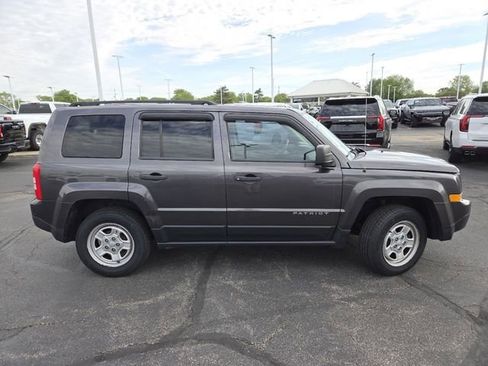 Used 2015 Jeep Patriot Sport FWD image 16