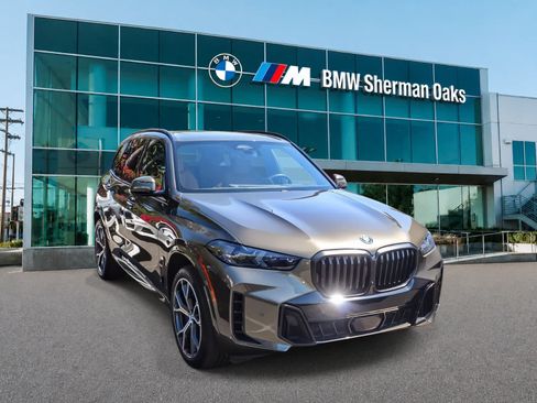 Used 2024 BMW X5 xDrive50e w/ M Sport Package AWD/4WD image 3