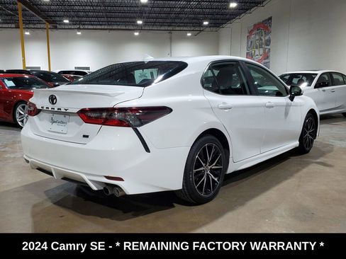 Used 2024 Toyota Camry SE FWD image 9