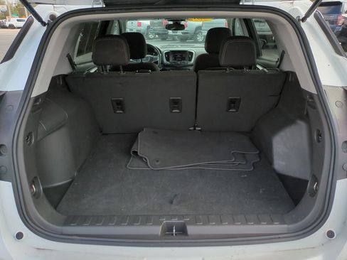 Used 2024 GMC Terrain SLE AWD/4WD image 13