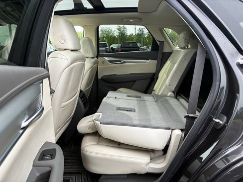 Used 2018 Cadillac XT5 Luxury w/ Driver Awareness Package AWD/4WD image 29
