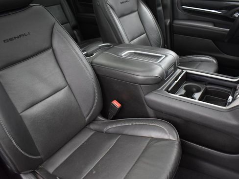 Used 2021 GMC Yukon XL Denali w/ Denali Premium Package image 40