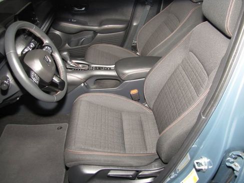 Certified 2025 Honda HR-V Sport image 8