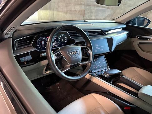 Used 2024 Audi Q8 e-tron Premium AWD/4WD image 4