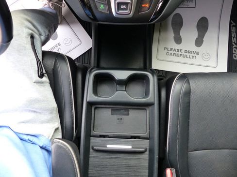 Used 2024 Honda Odyssey Elite image 39