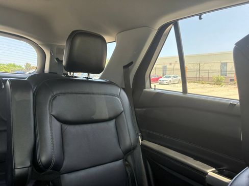 Used 2024 Ford Explorer Limited RWD image 32