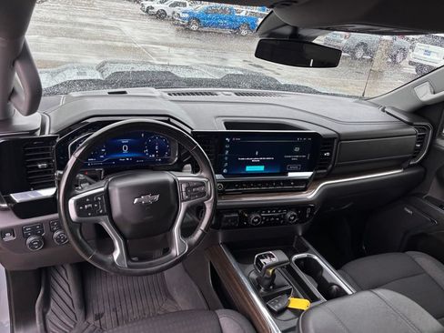 Used 2024 Chevrolet Silverado 1500 LT Trail Boss w/ Convenience Package II AWD/4WD image 20