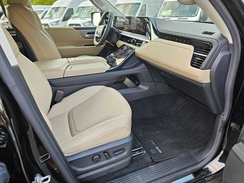Used 2025 INFINITI QX80 Pure AWD/4WD image 13