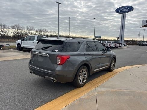Used 2022 Ford Explorer Limited w/ Equipment Group 301A image 5