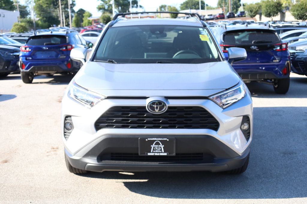 Used 2021 Toyota RAV4 XLE w/ Convenience Package AWD/4WD image 4