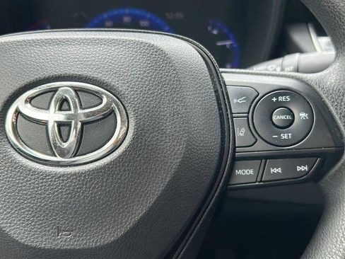 Used 2020 Toyota Corolla LE FWD image 25