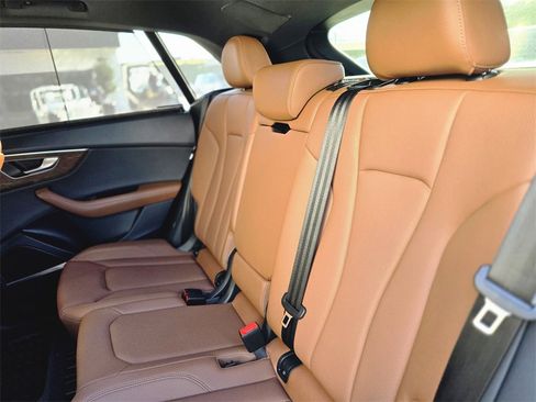 Used 2024 Audi Q8 Premium Plus w/ Premium Plus Package image 12