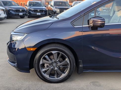 Used 2023 Honda Odyssey Elite image 4