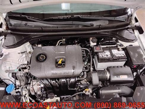 Used 2019 Hyundai Elantra SE w/ Cargo Package image 9