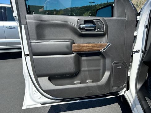 Used 2022 Chevrolet Silverado 1500 High Country w/ Technology Package AWD/4WD image 23