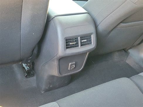 Used 2022 Chevrolet Equinox LT image 18