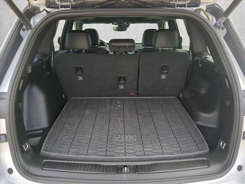 Certified 2024 Jeep Grand Cherokee Altitude RWD image 6