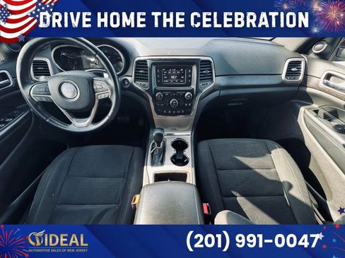 Used 2017 Jeep Grand Cherokee Laredo w/ Quick Order Package 23E AWD/4WD image 18