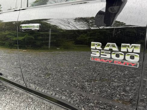 Used 2016 RAM 3500 Laramie w/ Convenience Group AWD/4WD image 11