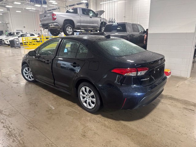 Used 2025 Toyota Corolla LE FWD image 4
