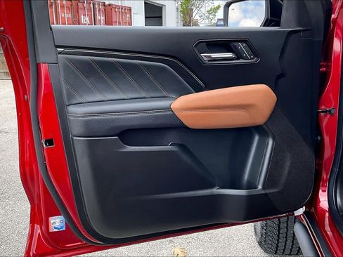 Used 2026 GMC Canyon AT4 w/ Technology Plus Package image 44