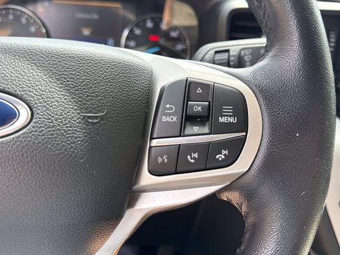 Used 2023 Ford Explorer XLT AWD/4WD image 24