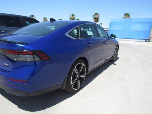 Used 2024 Honda Accord Sport image 3