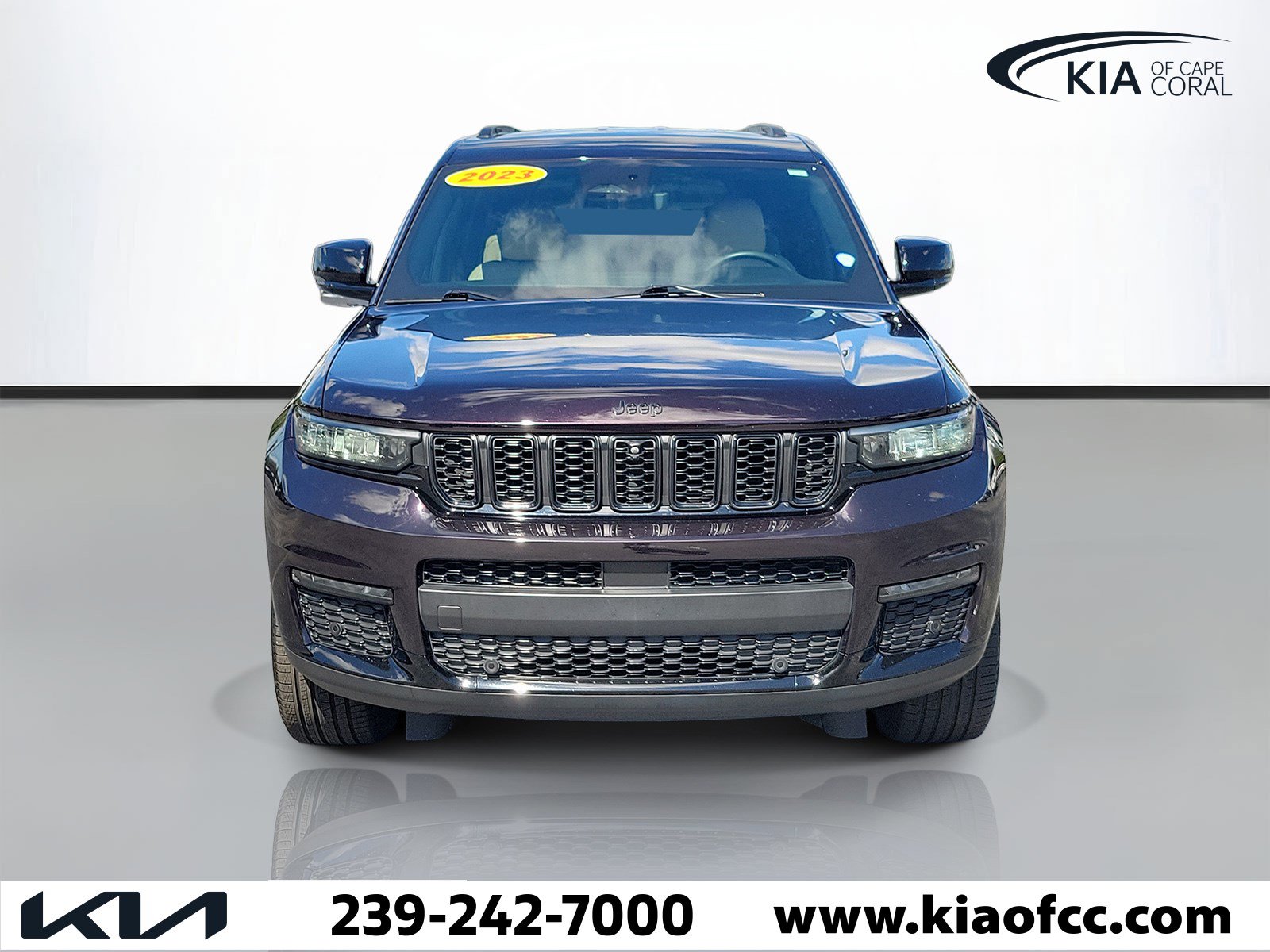 Used 2023 Jeep Grand Cherokee L Limited w/ Luxury Tech Group II AWD/4WD image 2