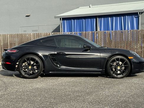 Used 2019 Porsche 718 Cayman image 3