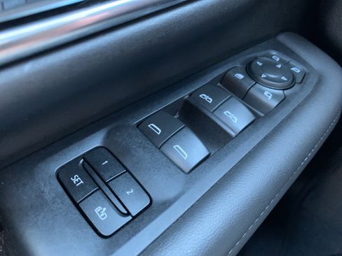 Used 2023 Chevrolet Tahoe LT w/ LT Signature Package image 38