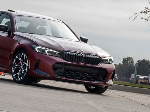 New 2026 BMW 330i Sedan w/ M Sport Package image 3