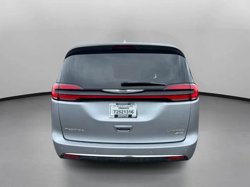 Used 2021 Chrysler Pacifica Limited w/ Premium & Safety Sphere Group AWD/4WD image 11