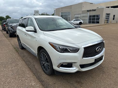 Used 2020 INFINITI QX60 Luxe w/ Sensory Package AWD/4WD image 3