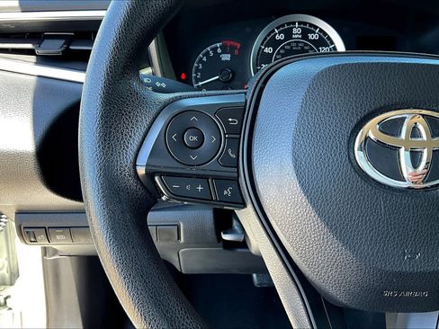Used 2021 Toyota Corolla LE FWD image 24