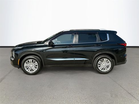 Used 2022 Mitsubishi Outlander ES image 4