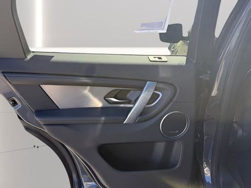 New 2025 Land Rover Discovery Sport Dynamic SE image 30