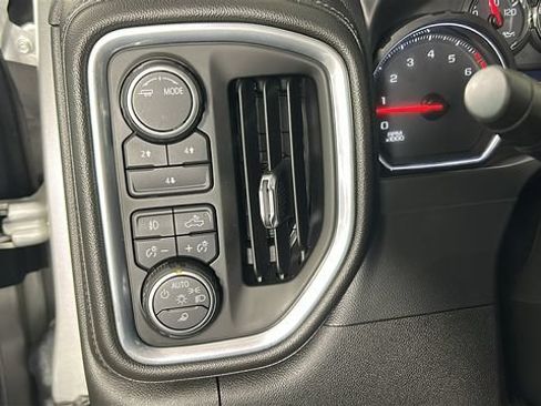 Used 2021 Chevrolet Silverado 2500 LT w/ Convenience Package AWD/4WD image 19
