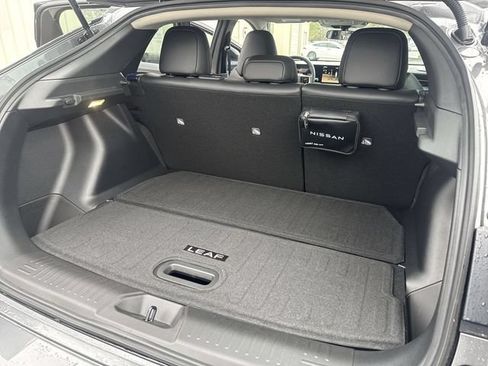 Used 2026 Nissan Leaf SV+ w/ Floor Mat Package (SV+) FWD image 12