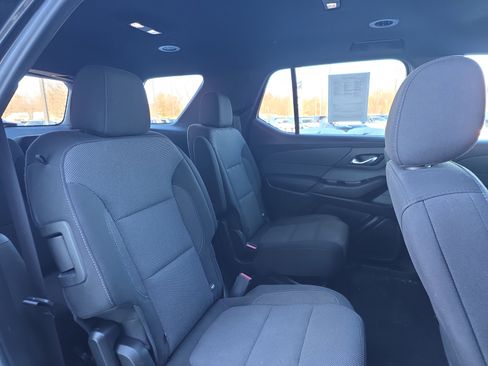 Used 2023 Chevrolet Traverse LT image 35